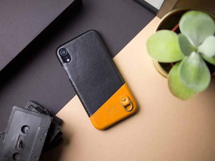 Alto|iPhone XR 皮革保護殼 Anello (渡鴉黑)