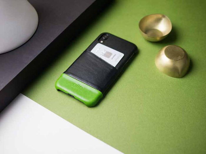 Alto|iPhone XR 皮革保護殼 Metro (渡鴉黑/萊姆綠)