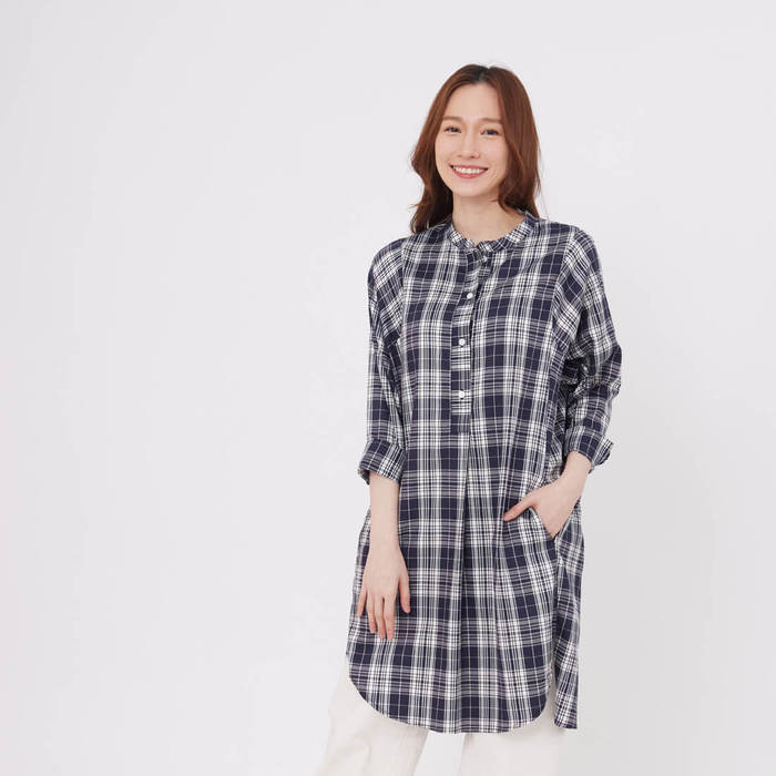 好我 so that′s me|Katy亨利領細格長版襯衫洋裝/深藍格紋 Free Size