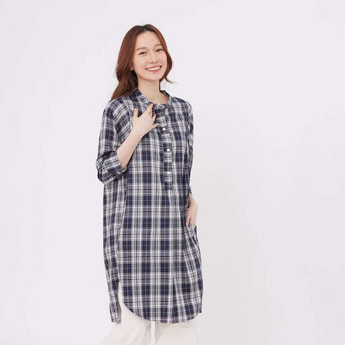好我 so that′s me|Katy亨利領細格長版襯衫洋裝/深藍格紋 Free Size