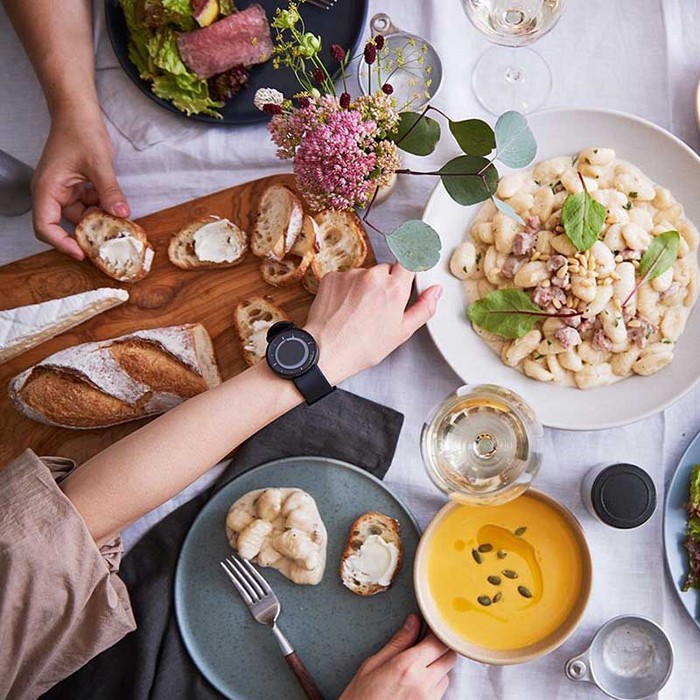 HYGGE|日本大膽玩色,運動PU腕錶(不銹鋼黑、黑PU防水錶帶)
