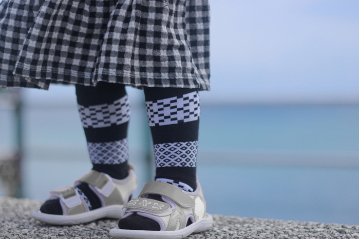 Leeds weather|FUN.童襪、Kids Socks.台灣製造(Drizzle Feeling、 黑白復古圖騰 )